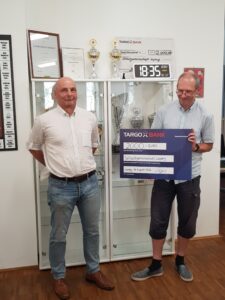 Scheckübergabe Scheckübergabe