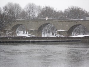 Steinerne Brücke über die Donau